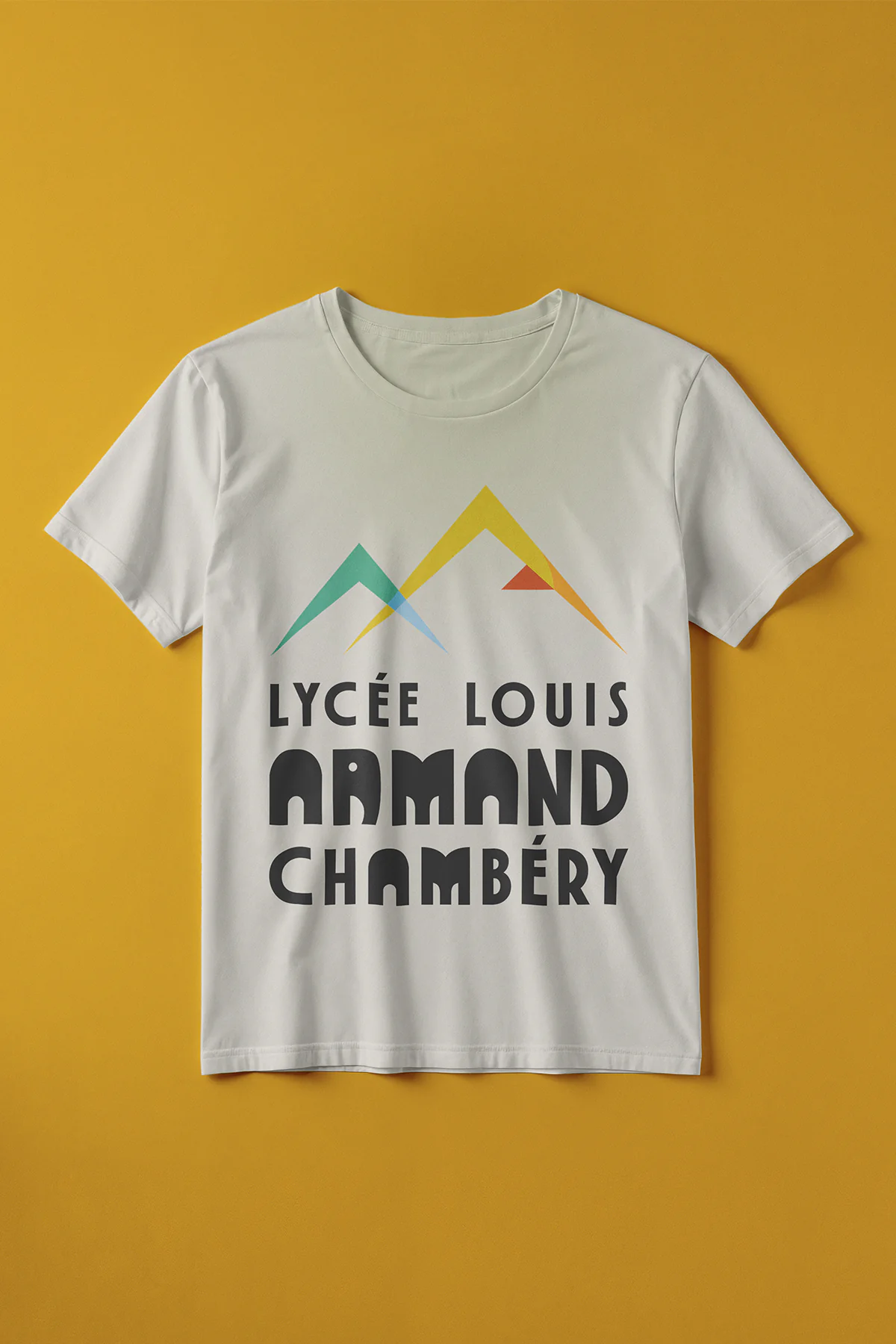 Déclinaison du signe graphique sur un T-shirt